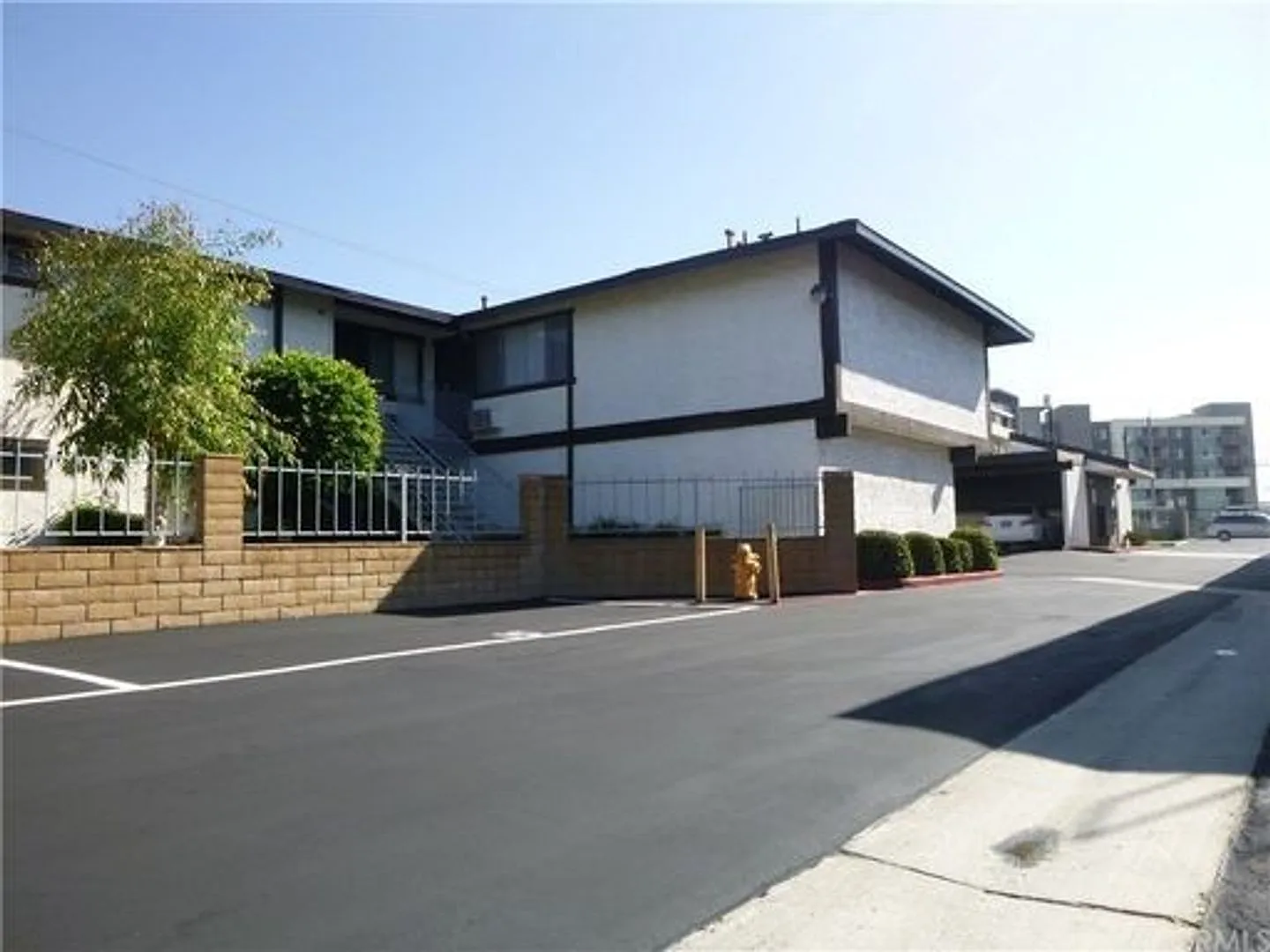 Brookhurst Way Apartments (Franciscan Garden Apartments) — Photo 4
