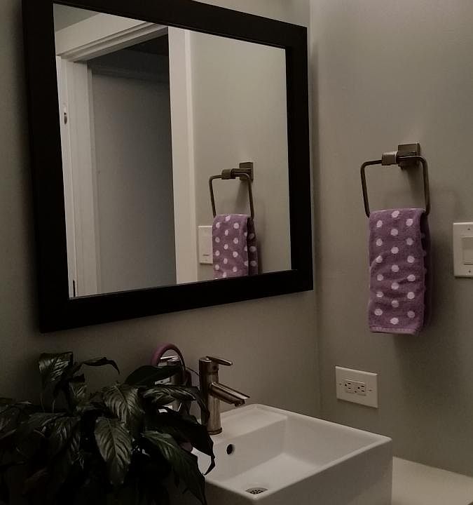 Updated, full guest bathroom