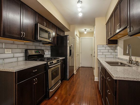 4th image of 310 Wisteria Dr