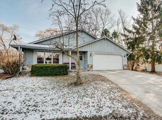 157 Debbie Dr, Waukesha, WI 53189