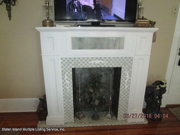 5th image of 139 Wood Ave #1