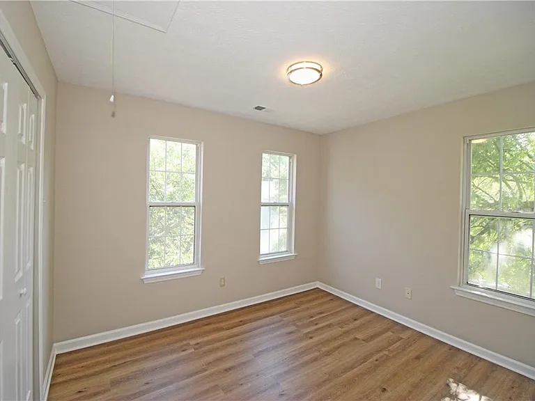 1334 Ambercrest Way — Photo 16