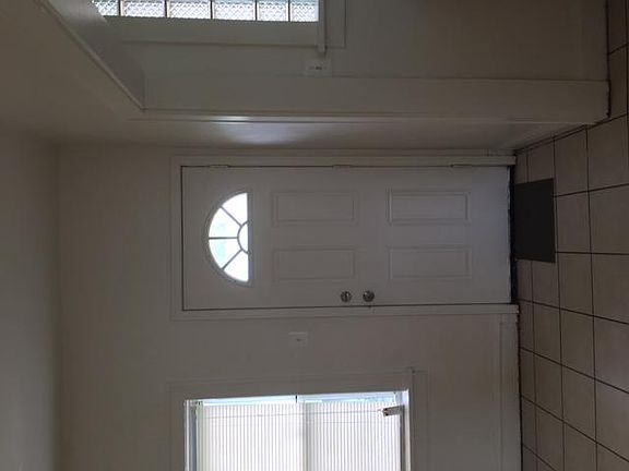 4th image of 1516 S Albany Ave APT 2A