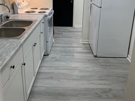 5th image of 1000 Croghan St