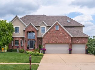 12 Strawberry Rd, Bloomington, IL 61704