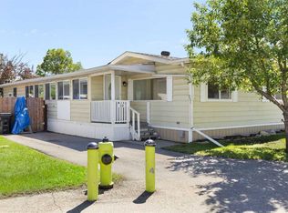 9090 24th St SE #10, Calgary, AB T2C2H4