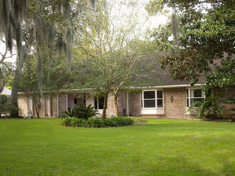 1st image of 105 N Saint Andrews Dr