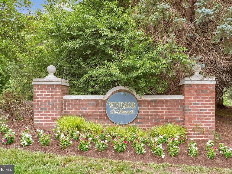 16 Cardiff Ct — Photo 48