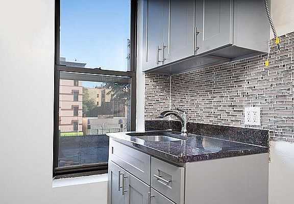 5th image of 124 E 116th St APT 3
