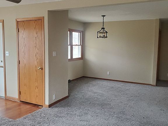 2nd image of 607 N 8th St