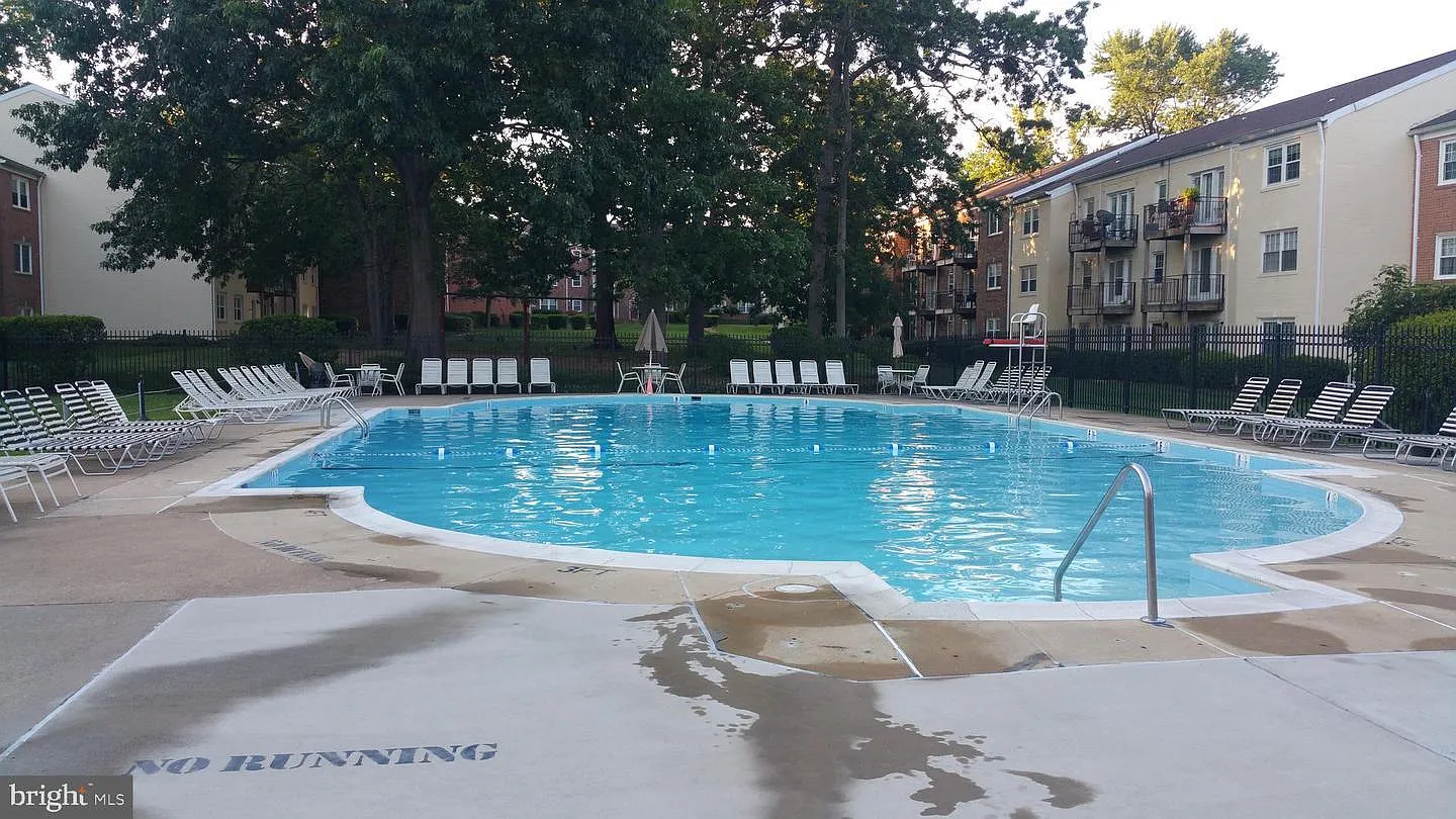 1 bed, 698 sqft, $1,800 — Photo 2