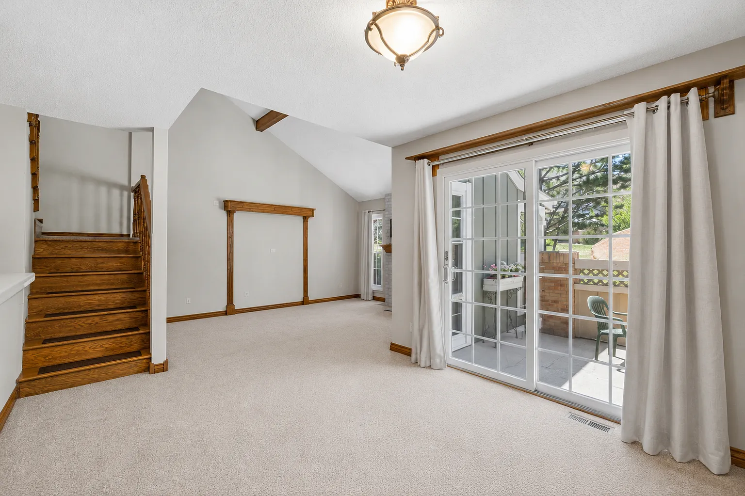 3 bed, 2078 sqft, $2,950 — Photo 4
