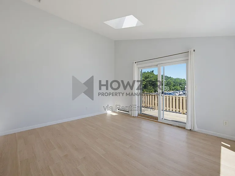 1029 Iyannough Rd #1D — Photo 9