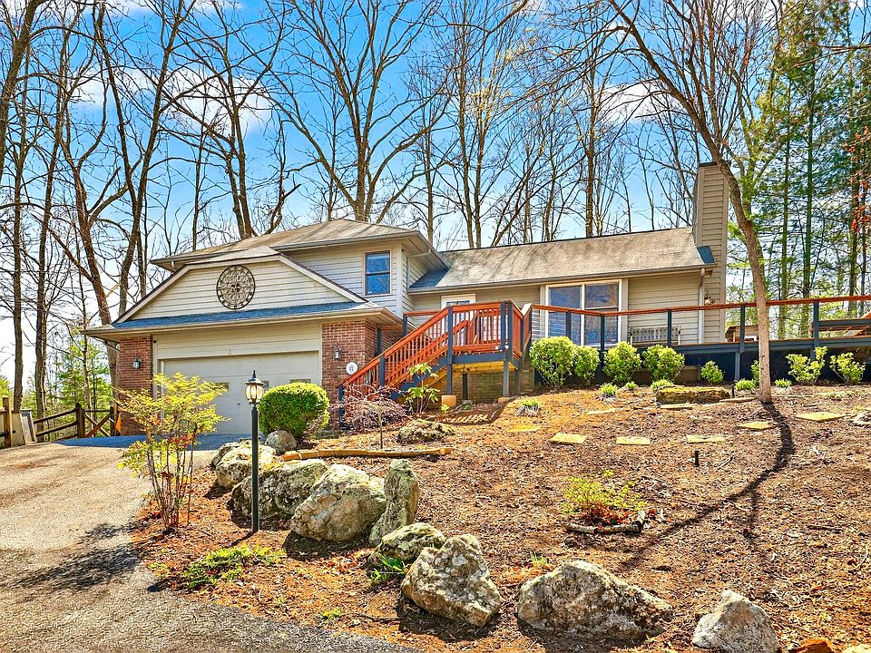 1st image of 6 Hunters Ridge Dr