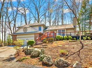 6 Hunters Ridge Dr, Asheville, NC 28803