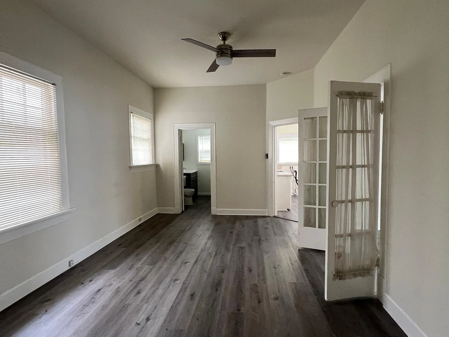1 bed, 900 sqft, $1,900 — Photo 4