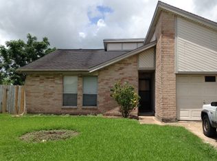 24 Ranch House Loop, Angleton, TX 77515
