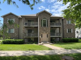 2872 Coral Ct, Coralville, IA 52241