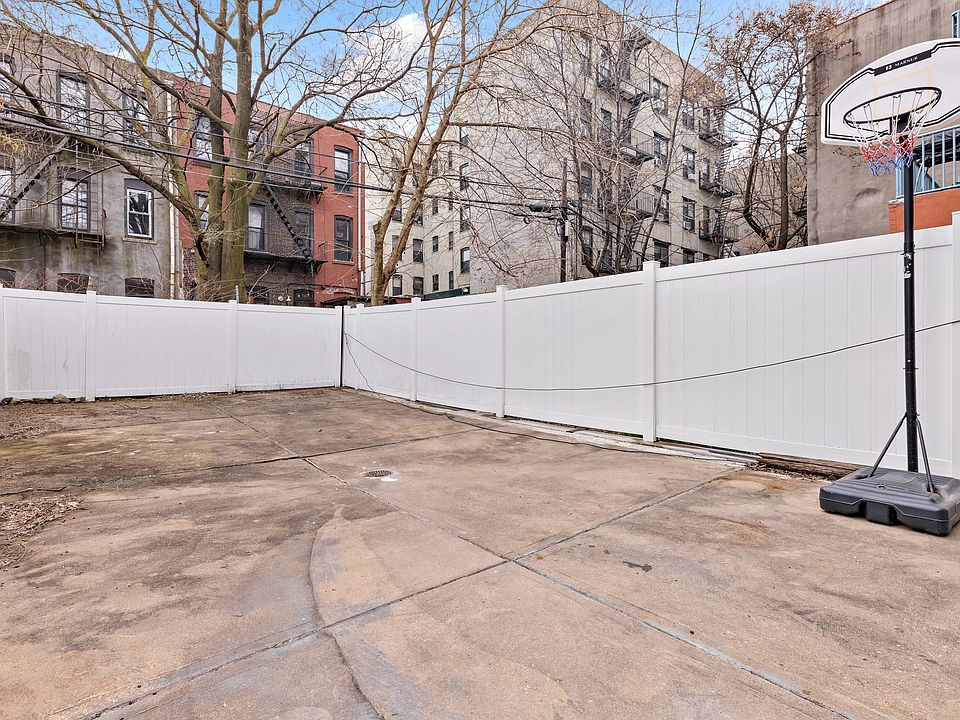 2nd image of 110 Pulaski St