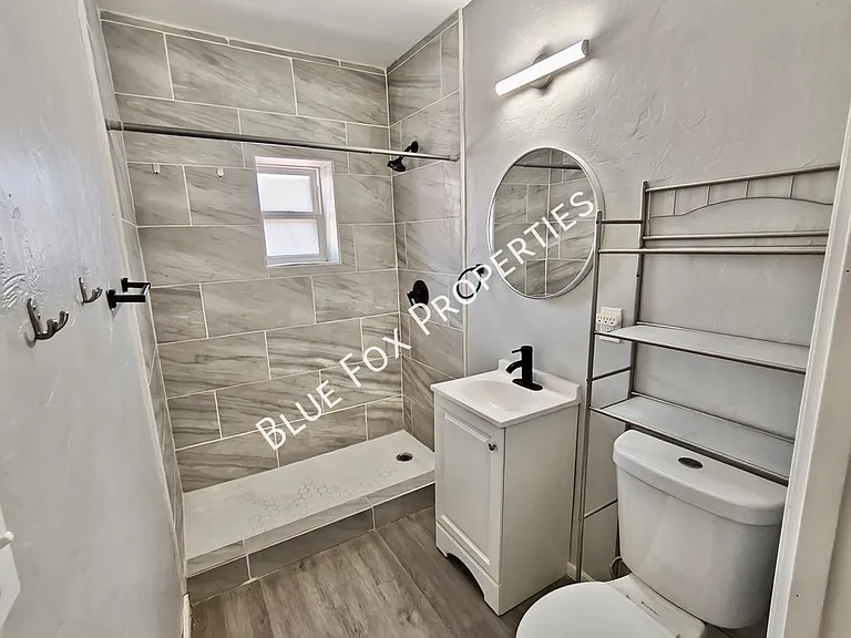 4124 E 1st St — Photo 13