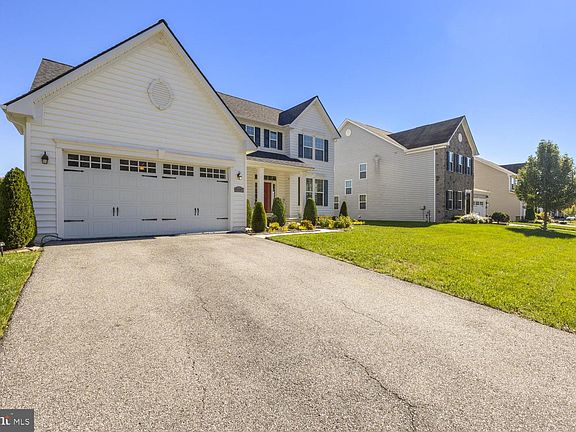 4th image of 9197 Maytide St