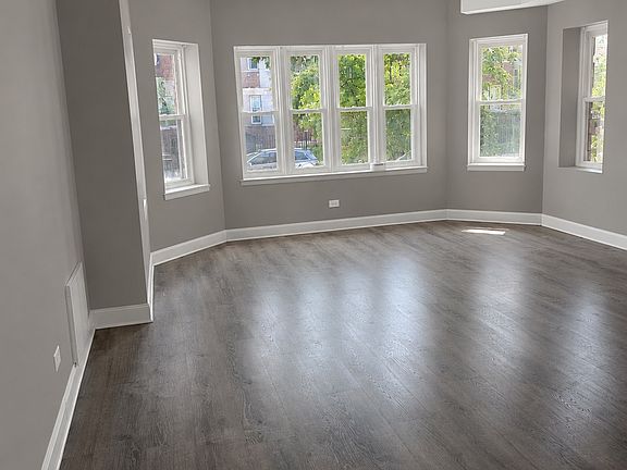2nd image of 7724 S Essex Ave APT 3
