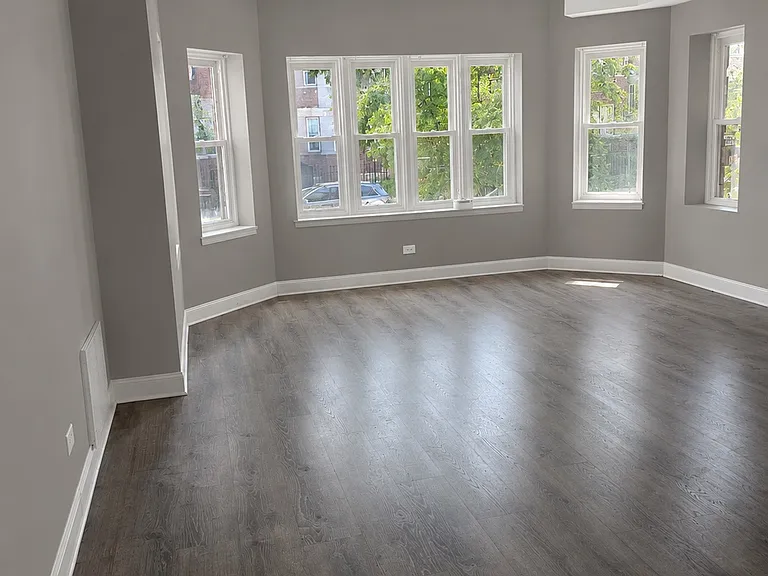7724 S Essex Ave #3 — Photo 2