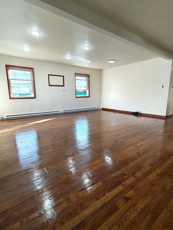 3 bed, 2.0 bath, 1239 sqft, $4,200 — Photo 2