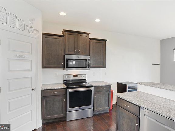 4th image of 642 Meadowview Dr #L-0118
