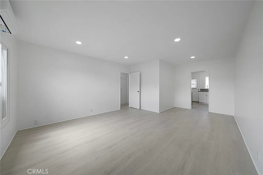 1 bed, 650 sqft, $2,100 — Photo 4