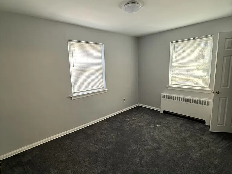 712 E Chester Pike — Photo 9