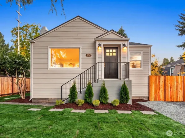 9752 Evanston Avenue N, Seattle, WA 98103