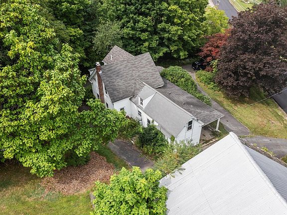 3rd image of 276 Middle Rd