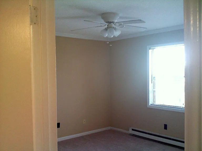 411 Townley St — Photo 5