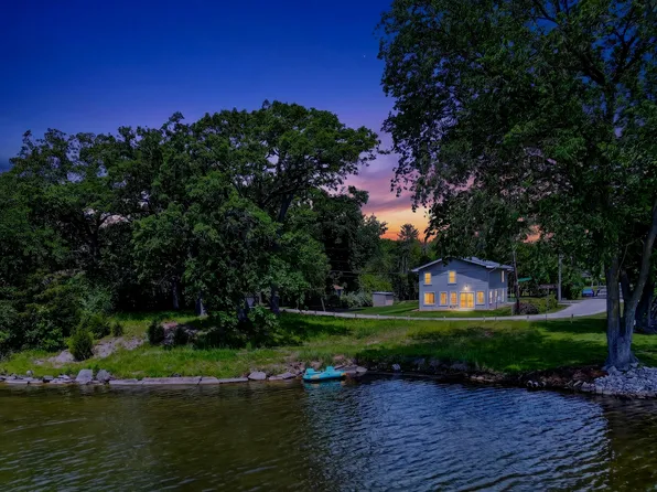 172 E Lakeview Ave, Round Lake Beach, IL 60073