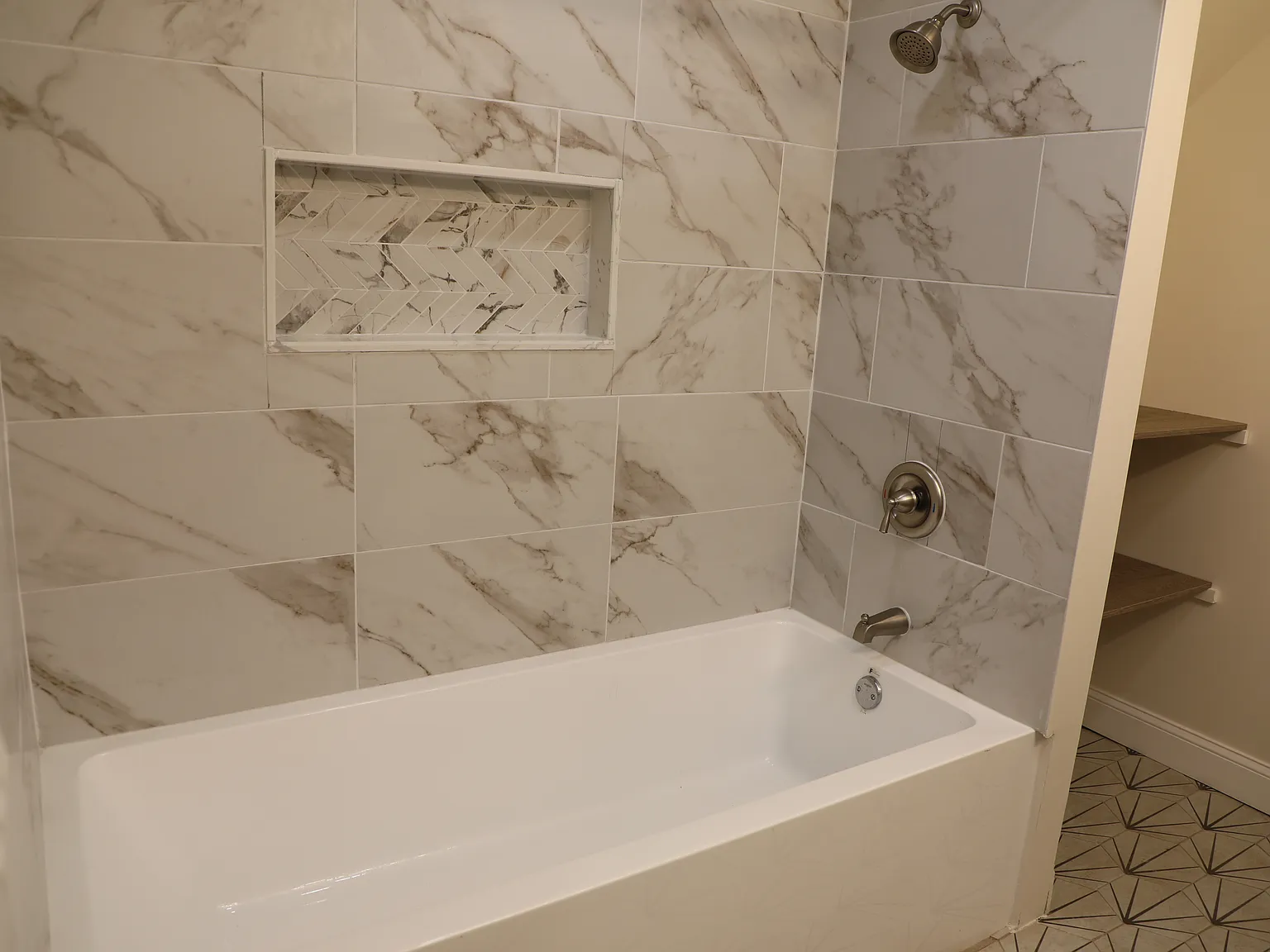 2 bed, 1300 sqft, $2,800 — Photo 3