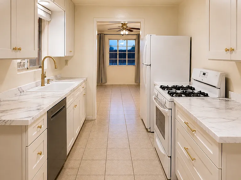 2308 N Richey Blvd — Photo 3