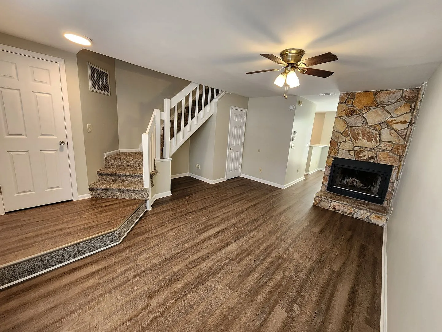 2 Bedroom Townhome in Windsor Grove — Photo 3