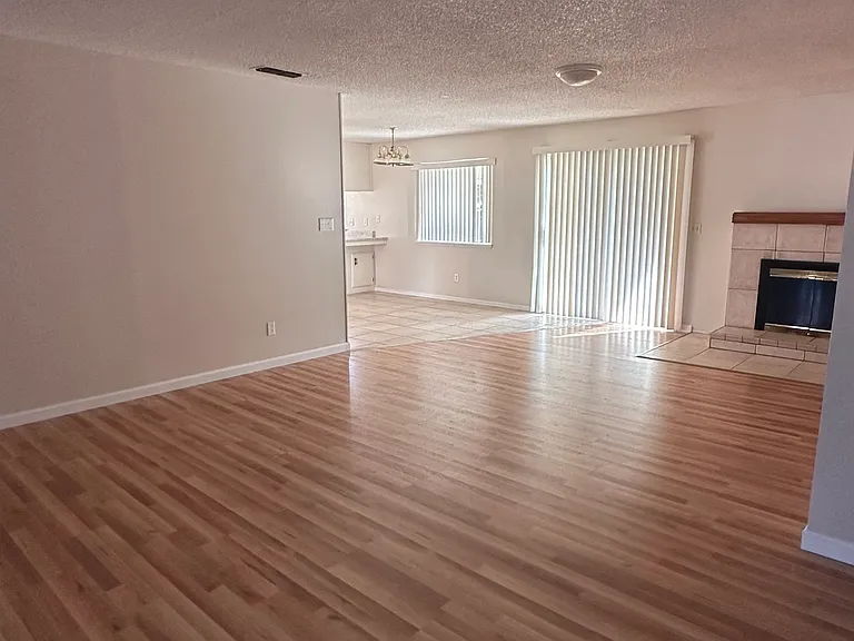 660 Hillsdale Dr — Photo 6