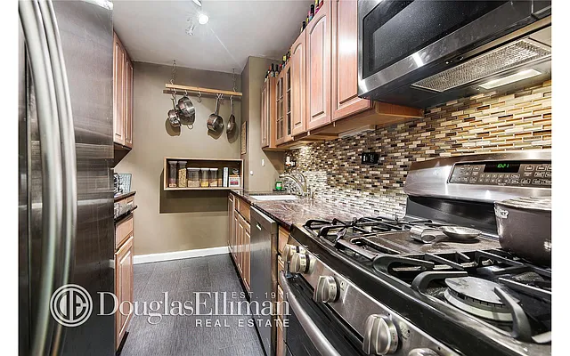 Sold by Douglas Elliman | media 16