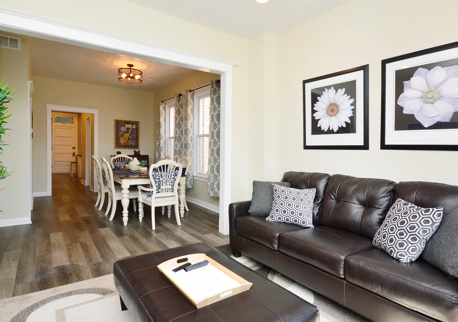 2 bed, 1200 sqft, $2,700 — Photo 2