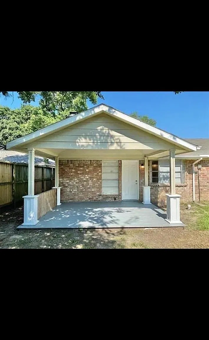 4 bed, 2.0 bath, 2317 sqft, $2,250 — Photo 2