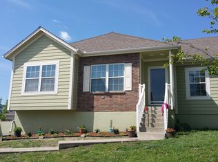 610 W Maple St, Raymore, MO 64083