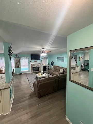 2244 Ivy Dr — Photo 4