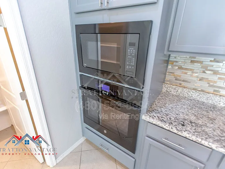 15244 W Moreland St — Photo 9
