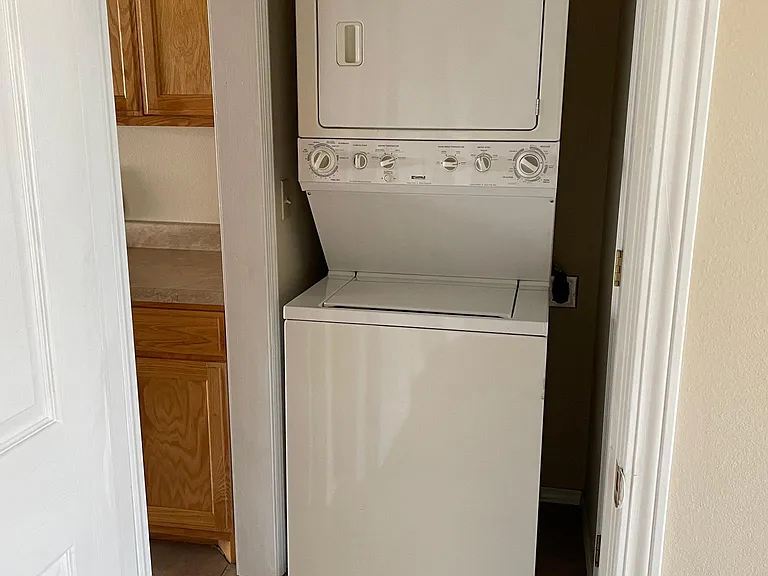 1502 E Allen Rd — Photo 4
