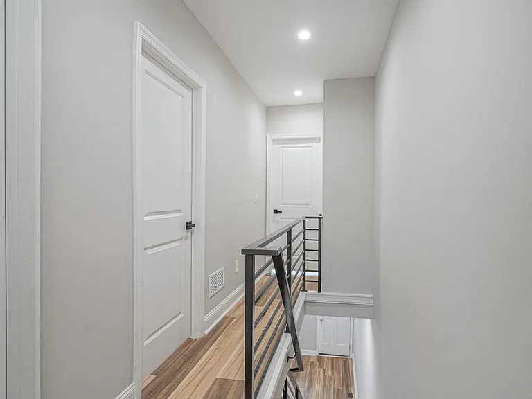 1539 S Wilton St — Photo 20