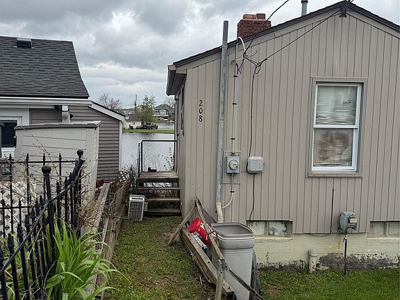 2nd image of 208 Brittain Dr