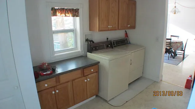 850 Webster St — Photo 15