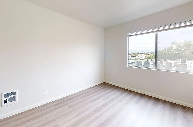 410 Evelyn Ave — Photo 14